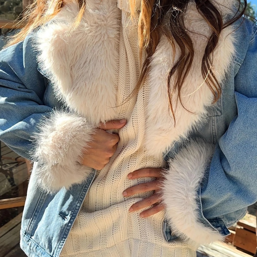 *RESTOCKED* This One Is Fur You Fur Collared Washed Denim Jacket - Picture 16 of 17